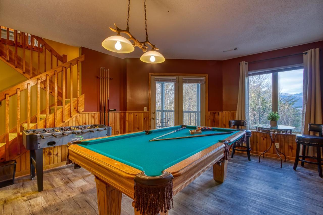 גטלינבורג 3 Decks, Mtn Views! Tree Tops By Honeybearcabins - Luxury Rain Showers, 3 King Suites, Xl Hottub, Fireplace, Bear Sightings מראה חיצוני תמונה