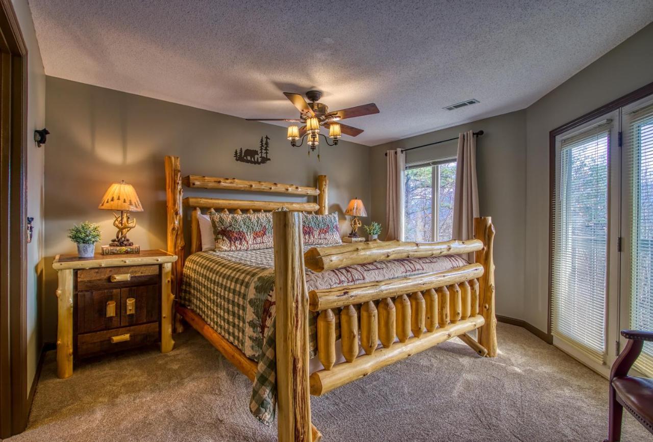 גטלינבורג 3 Decks, Mtn Views! Tree Tops By Honeybearcabins - Luxury Rain Showers, 3 King Suites, Xl Hottub, Fireplace, Bear Sightings מראה חיצוני תמונה