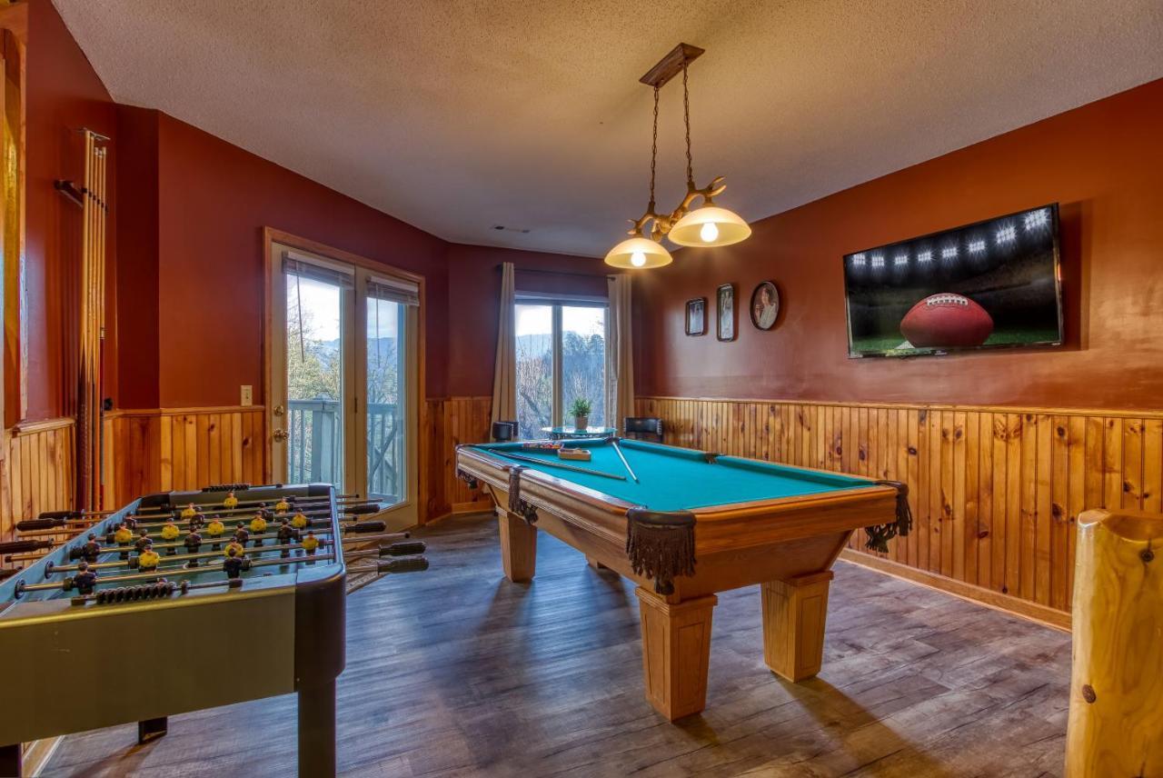 גטלינבורג 3 Decks, Mtn Views! Tree Tops By Honeybearcabins - Luxury Rain Showers, 3 King Suites, Xl Hottub, Fireplace, Bear Sightings מראה חיצוני תמונה