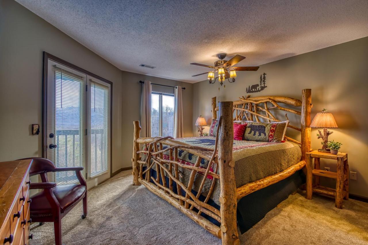 גטלינבורג 3 Decks, Mtn Views! Tree Tops By Honeybearcabins - Luxury Rain Showers, 3 King Suites, Xl Hottub, Fireplace, Bear Sightings מראה חיצוני תמונה