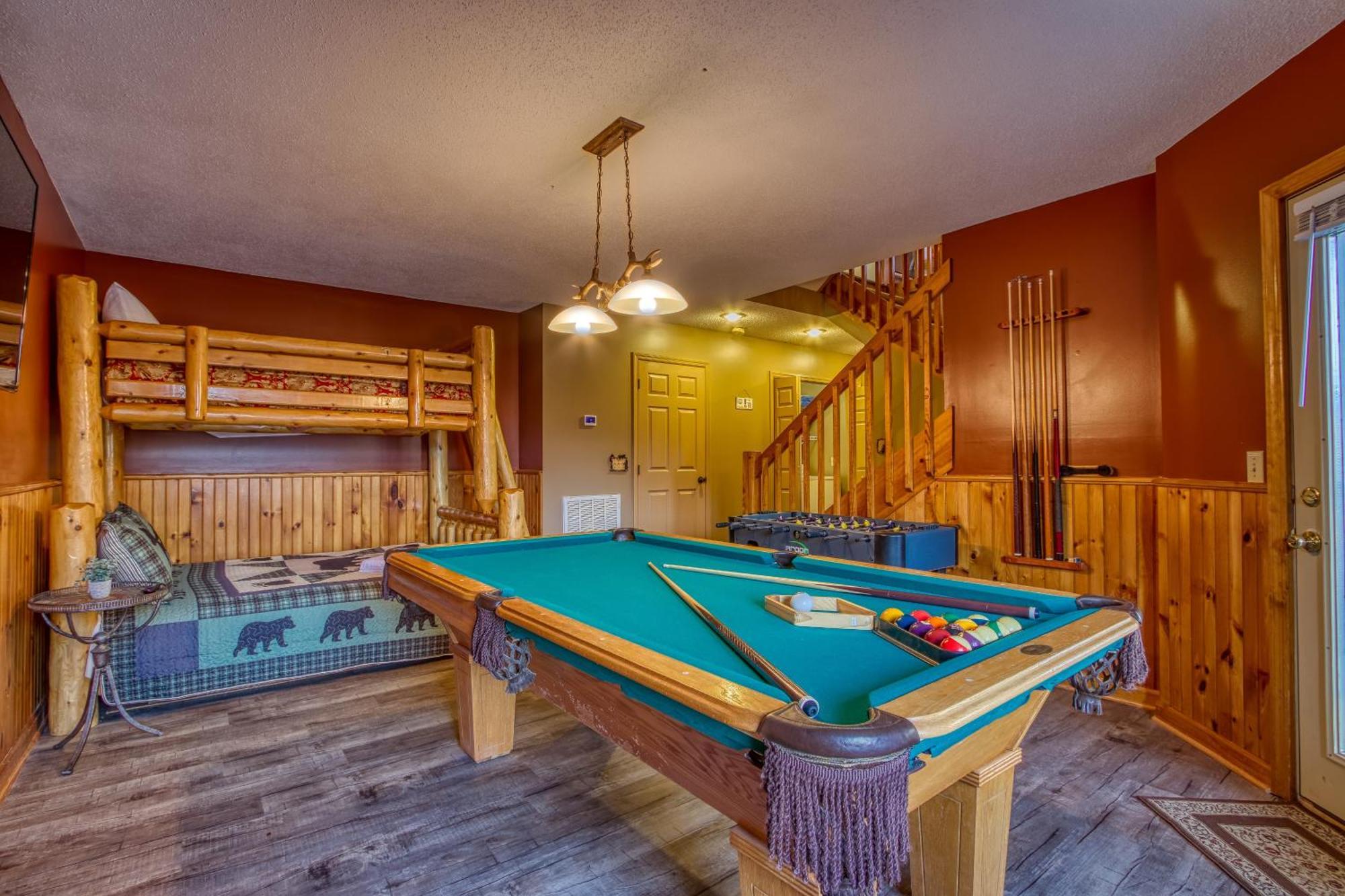 גטלינבורג 3 Decks, Mtn Views! Tree Tops By Honeybearcabins - Luxury Rain Showers, 3 King Suites, Xl Hottub, Fireplace, Bear Sightings מראה חיצוני תמונה